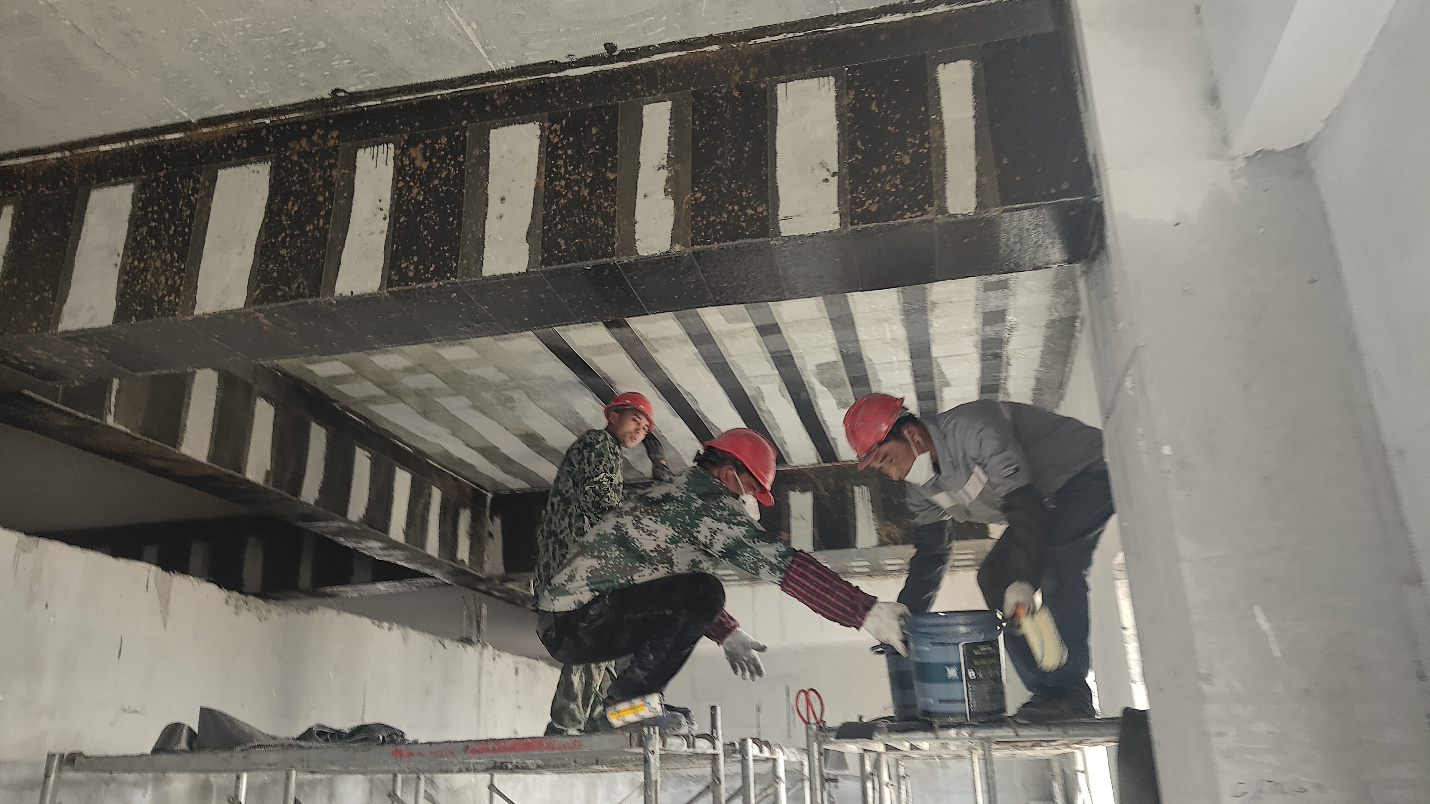 碳纖維(wéi)布加(jiā)固