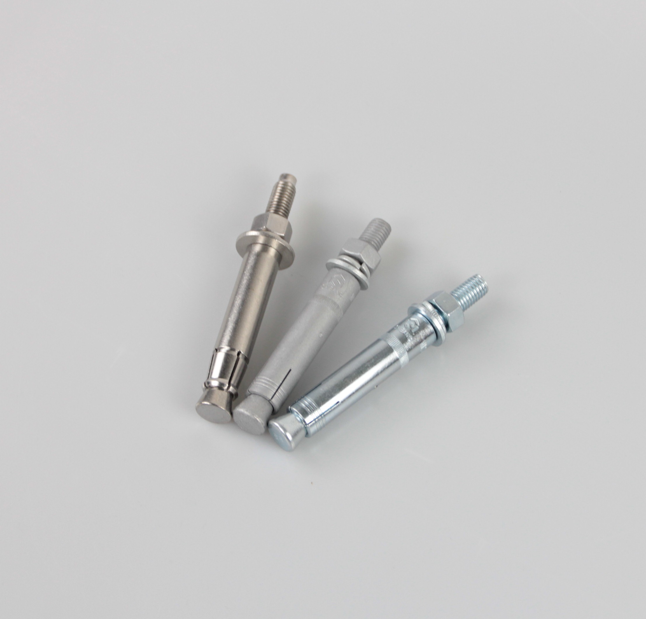 机械锚栓和化（huà）学（xué）锚栓有哪些（xiē）区别？这3点知识带（dài）大家来看下